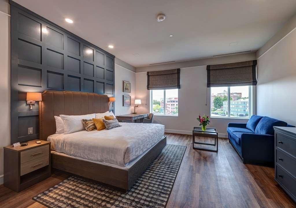 The Hotel Concord Room photo
